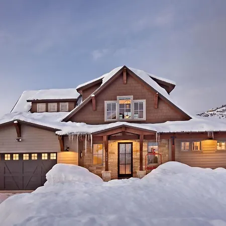 Blackstone Lodge